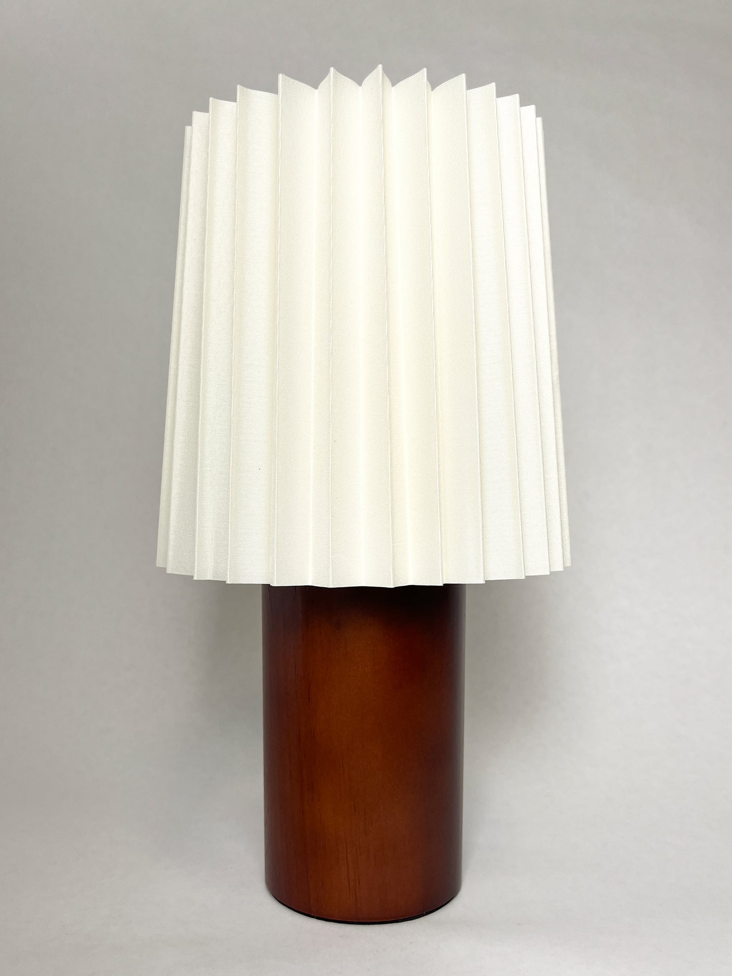 The Wren Table Lamp – Warm Light For Focused Work