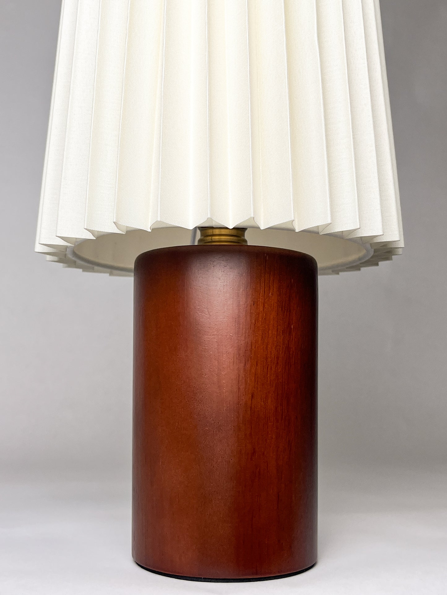 The Wren Table Lamp – Warm Light For Focused Work